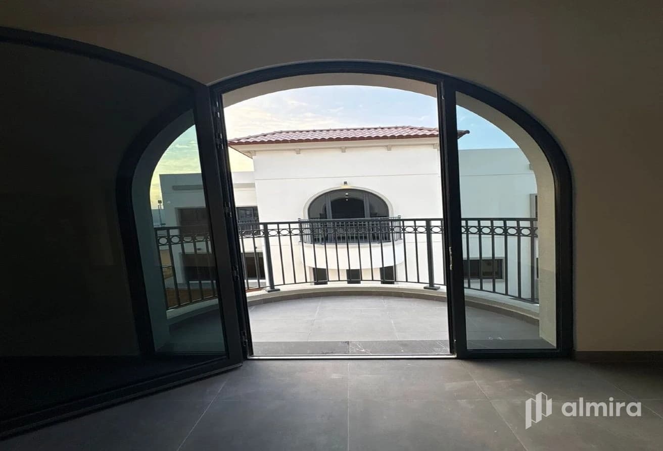 Corner | Big Plot | Double Row Mediterranean