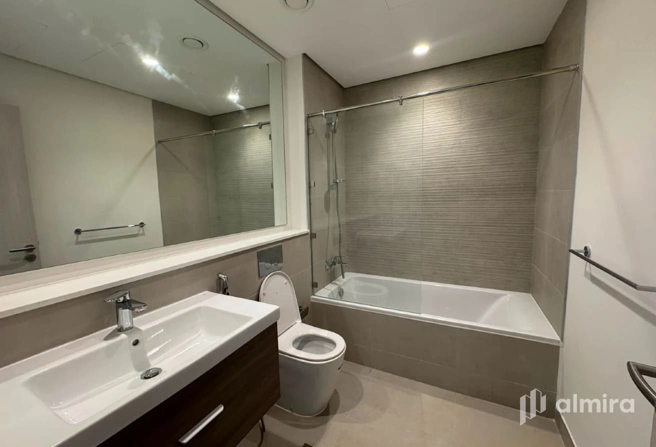 Golf View | High Floor | 2 Balconies | First User