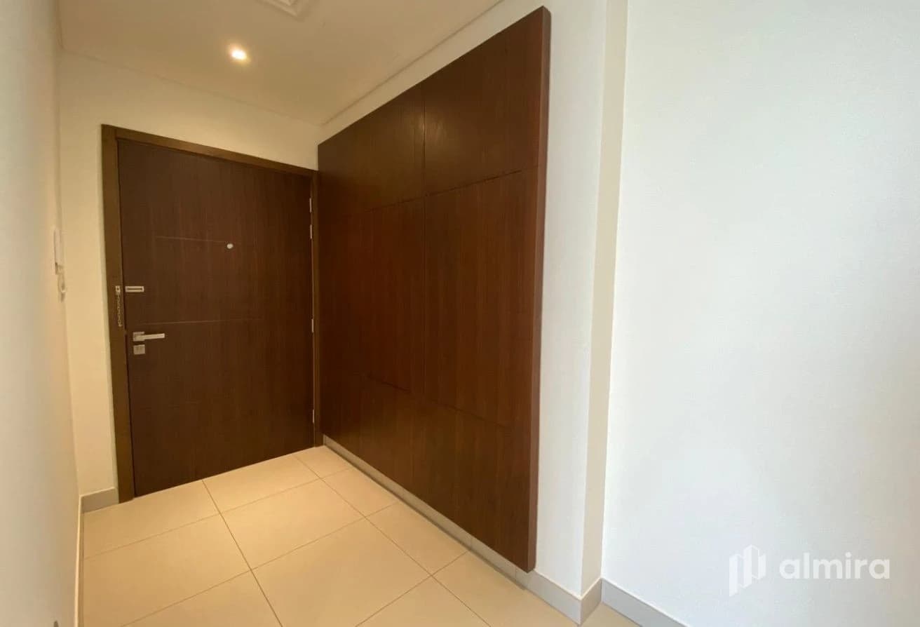High Floor | Vacant | Prime Location