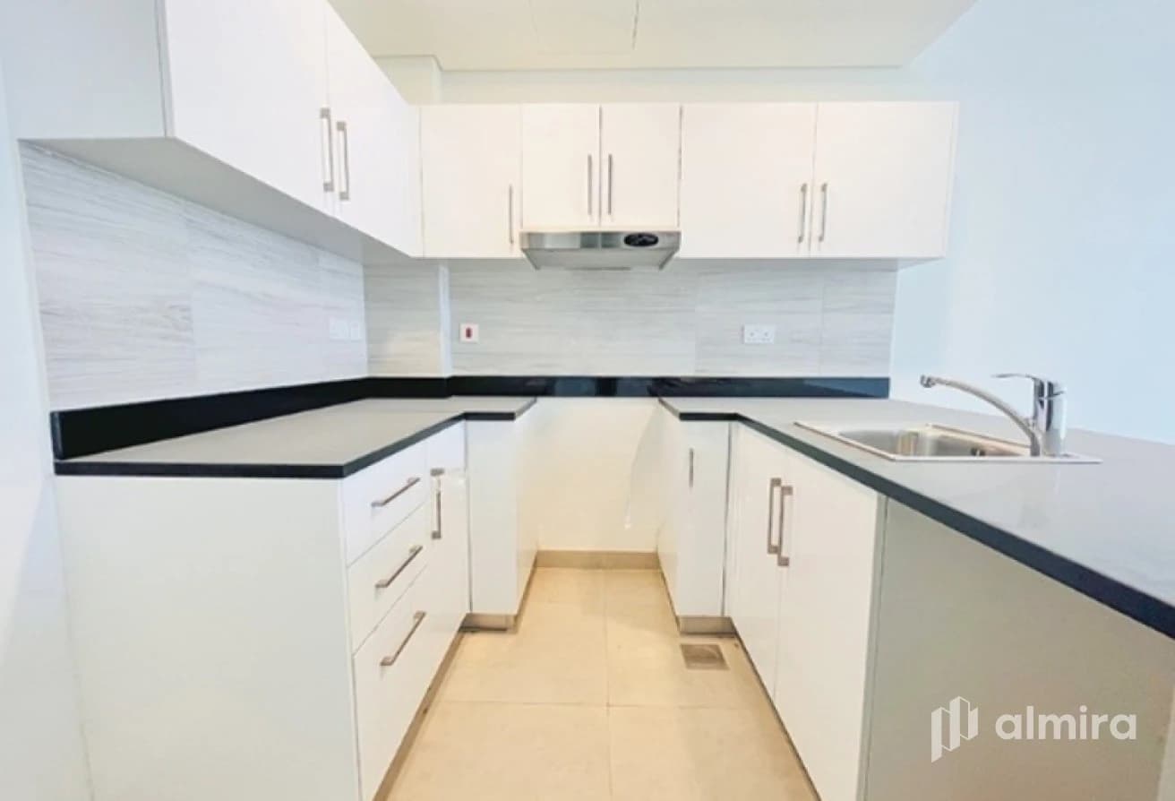 Studio w/+ Balcony | Prime Area | Well Maintained