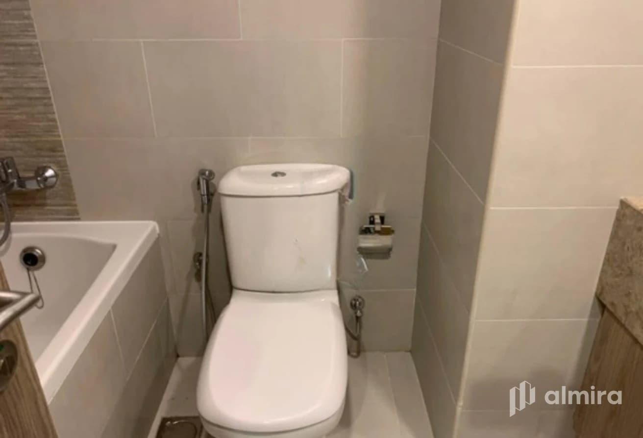 Studio w/+ Balcony | Prime Area | Well Maintained