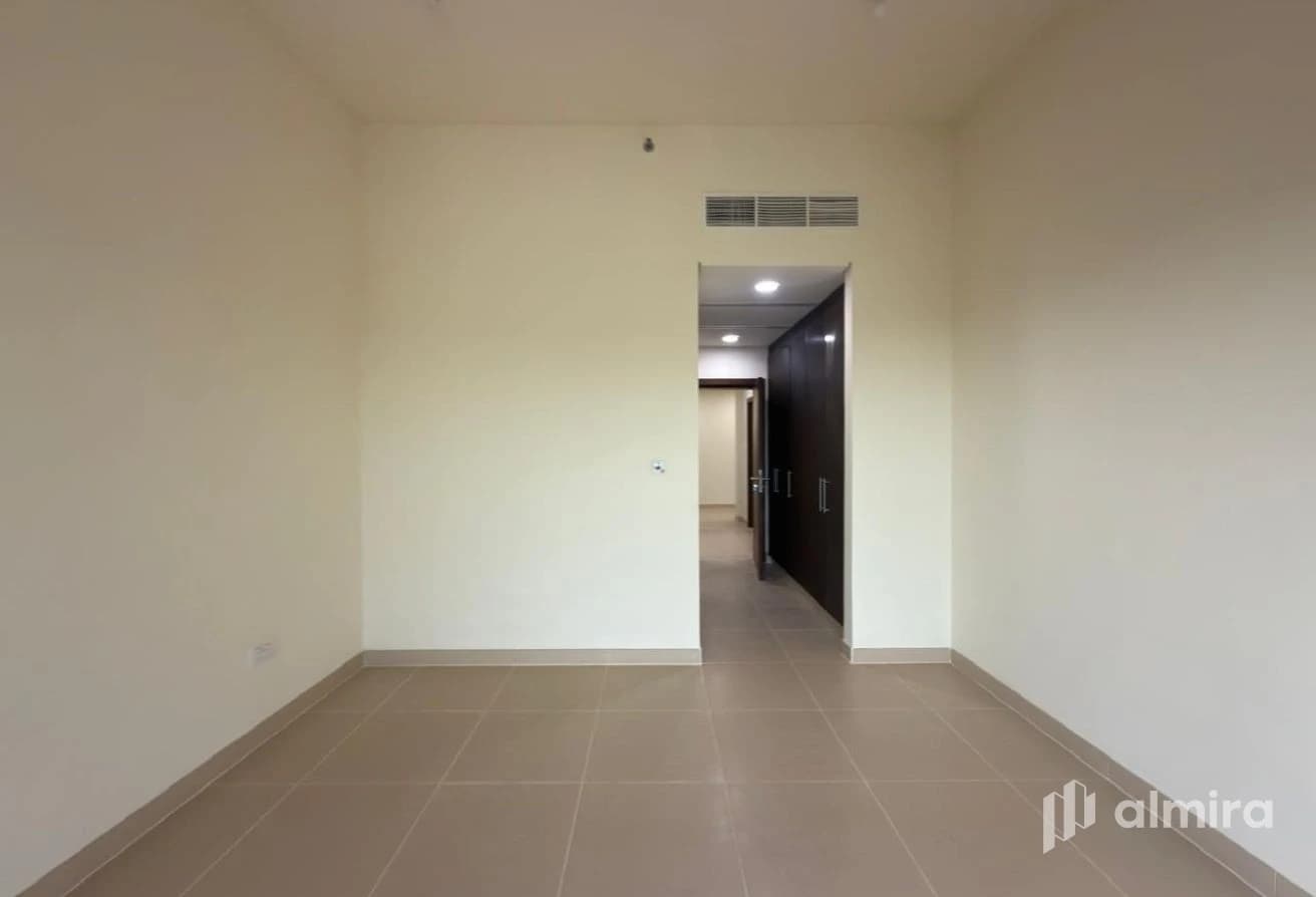 Community View | Vacant | Pristine Condition