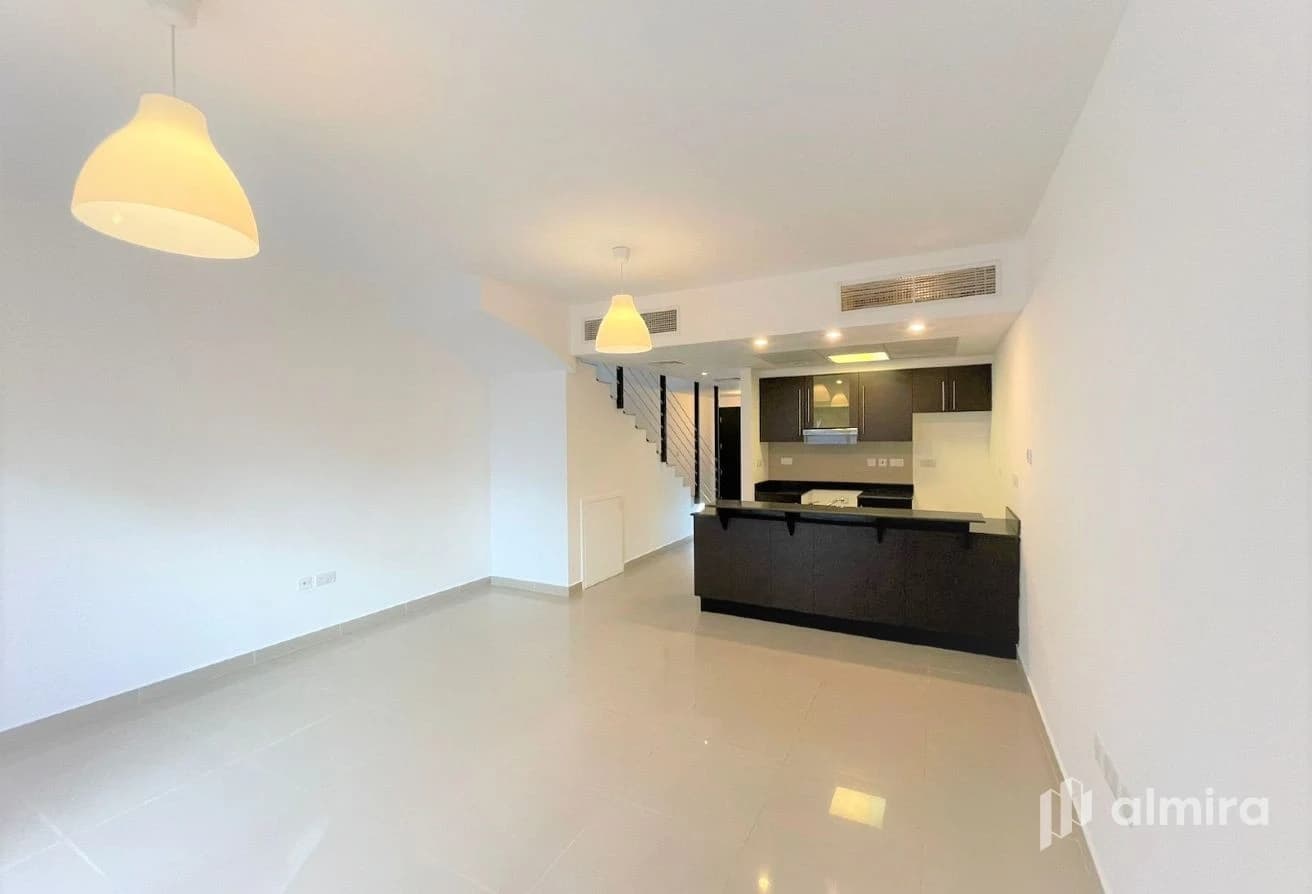 Highly Maintained | Spacious TH | Family Community