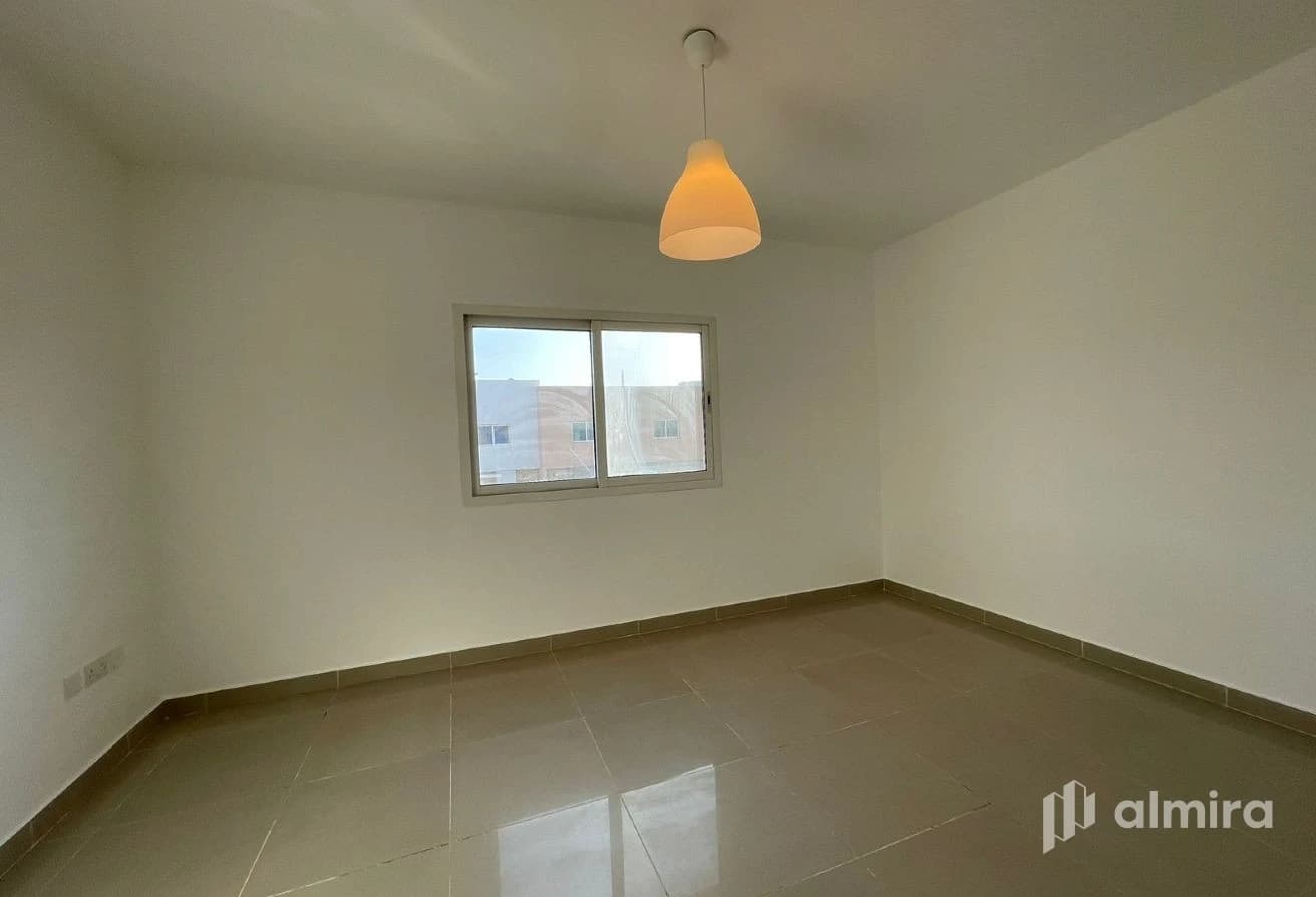 Highly Maintained | Spacious TH | Family Community
