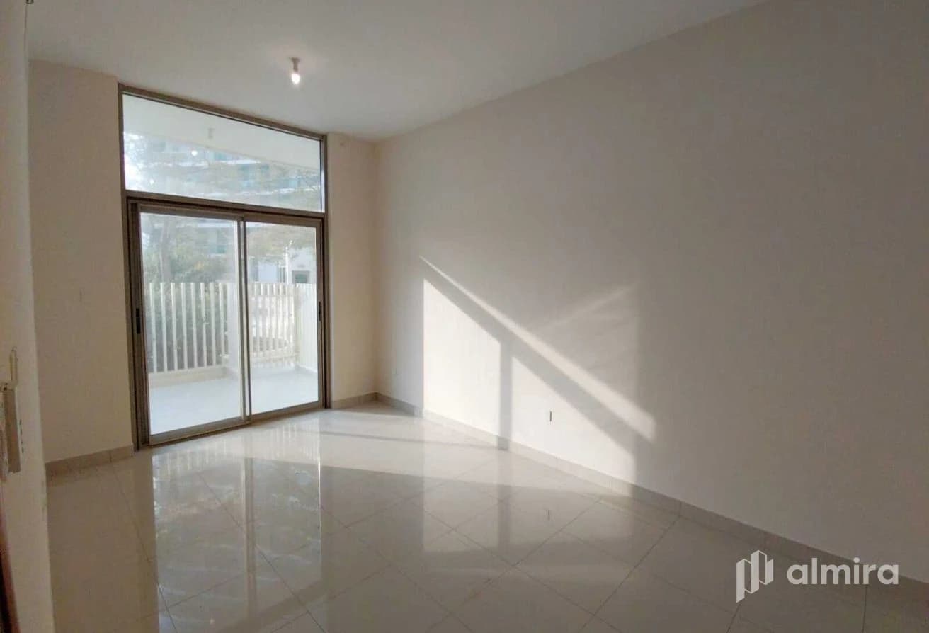 Vacant | Pristine Condition | Prime Location