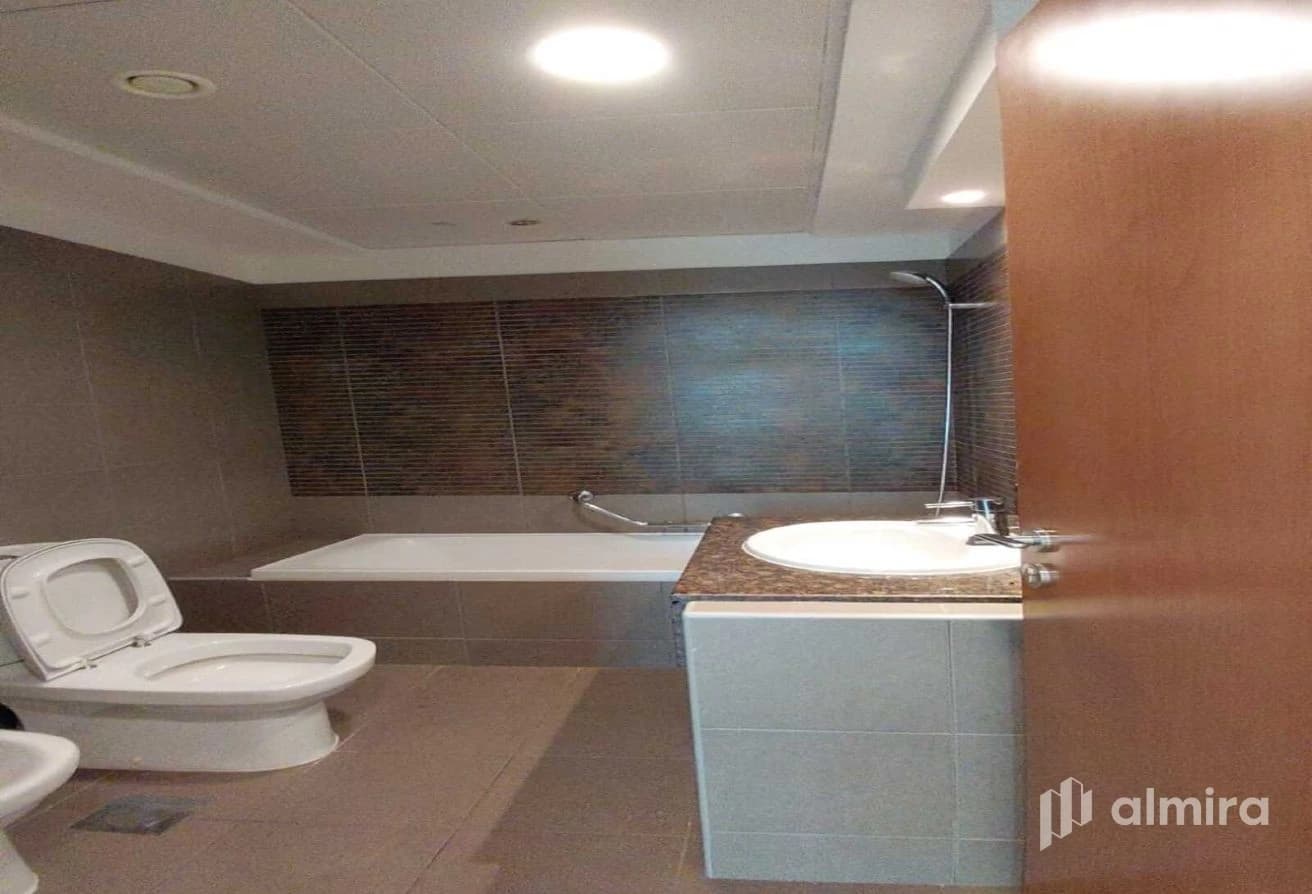 Vacant | Pristine Condition | Prime Location