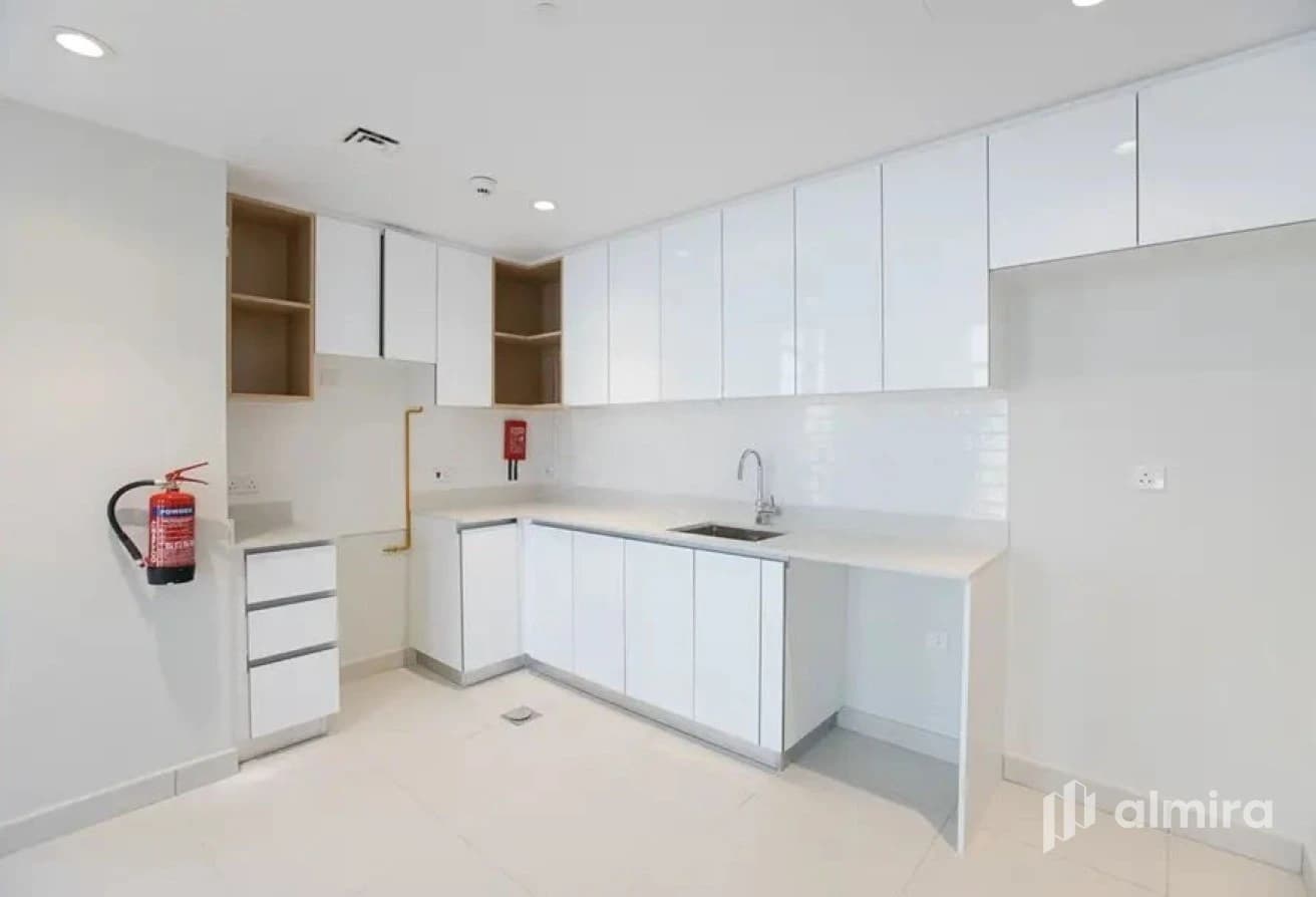 High Floor | Vacant | Prime Location