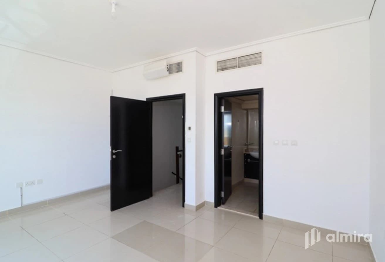 Single Row | 2BR Duplex | Pristine Condition