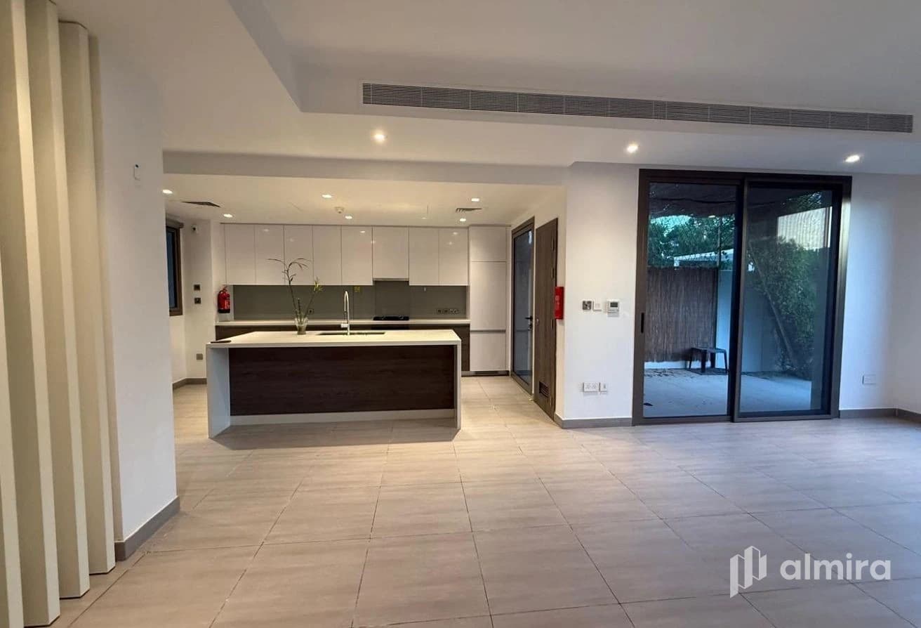 Single Row | Vacant | Modern Finishes | Prime Area
