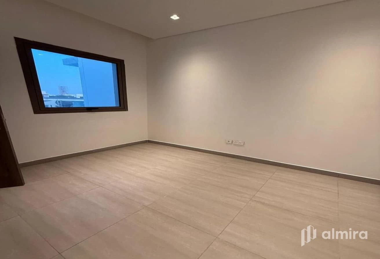 Single Row | Vacant | Modern Finishes | Prime Area