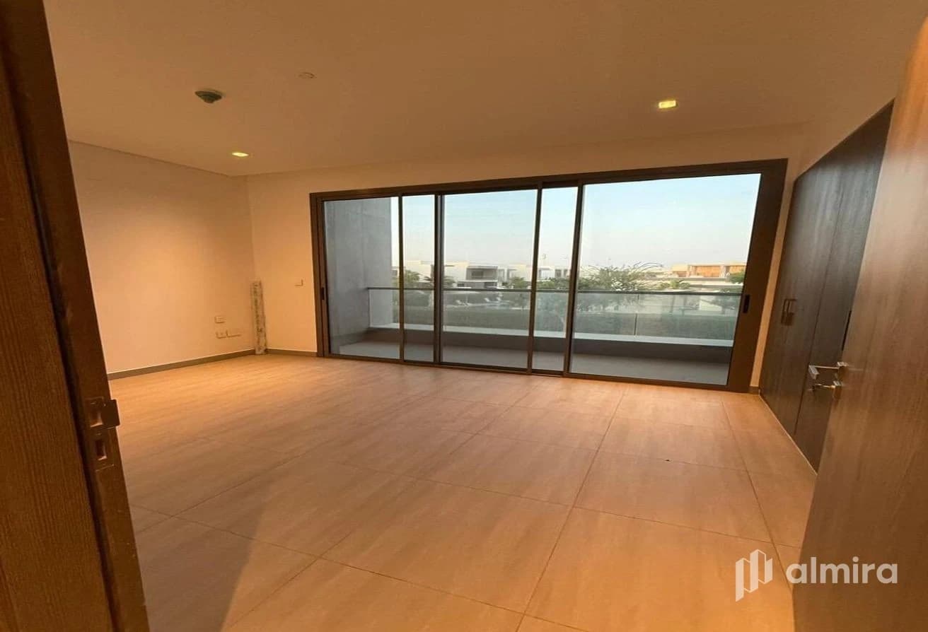 Single Row | Vacant | Modern Finishes | Prime Area
