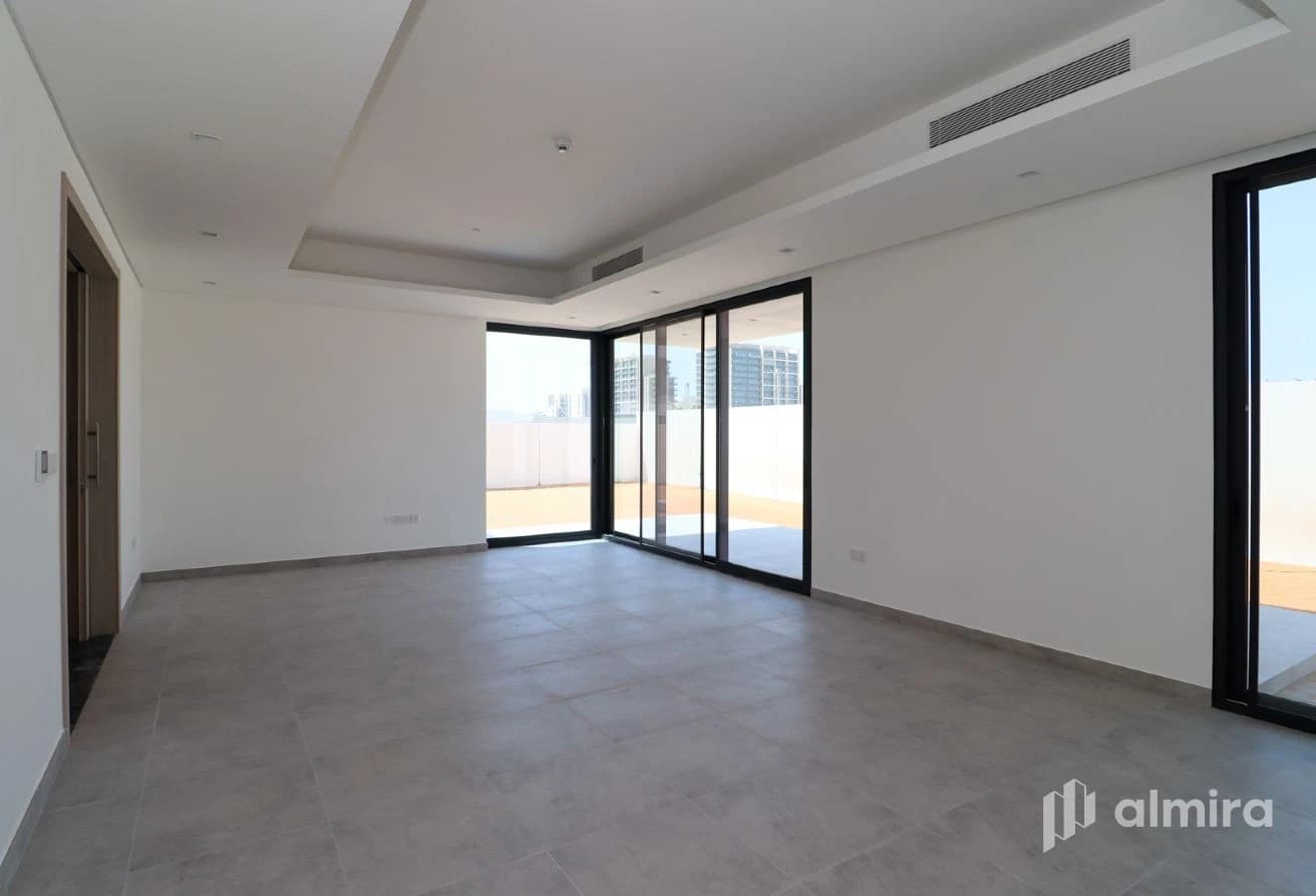 Single Row Corner | Brand New | Type C | Vacant