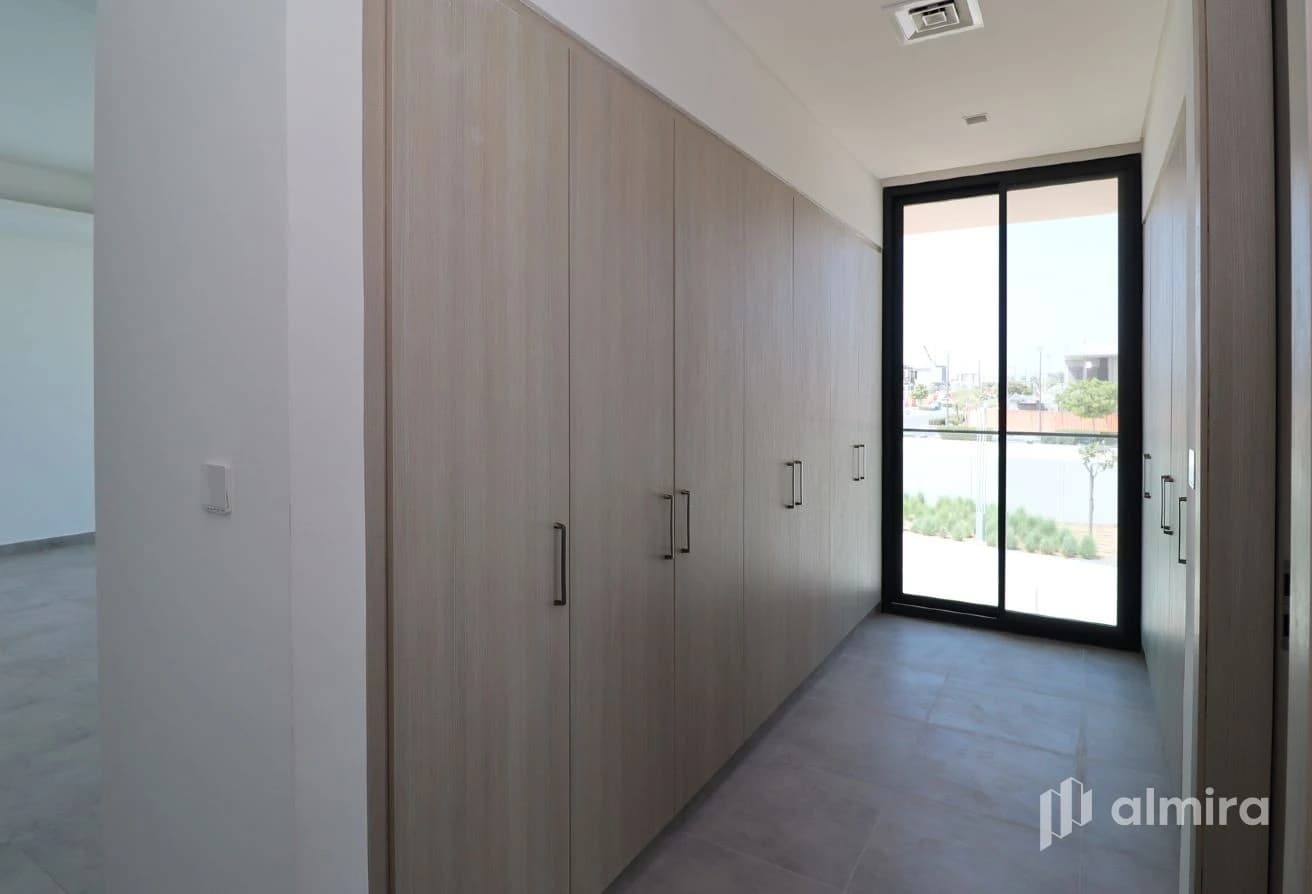 Single Row Corner | Brand New | Type C | Vacant
