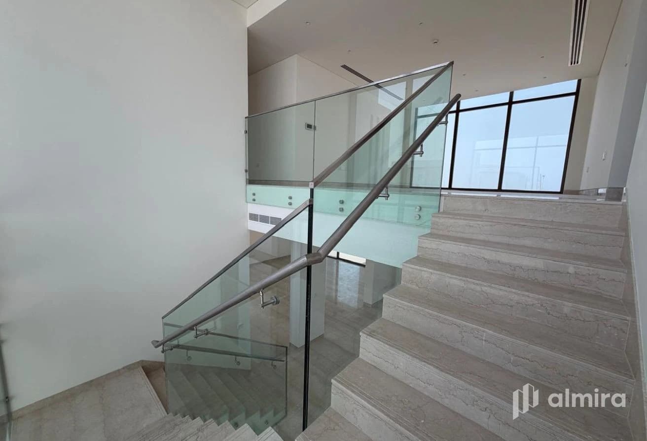 Waterfront Living | Single Row | Vacant