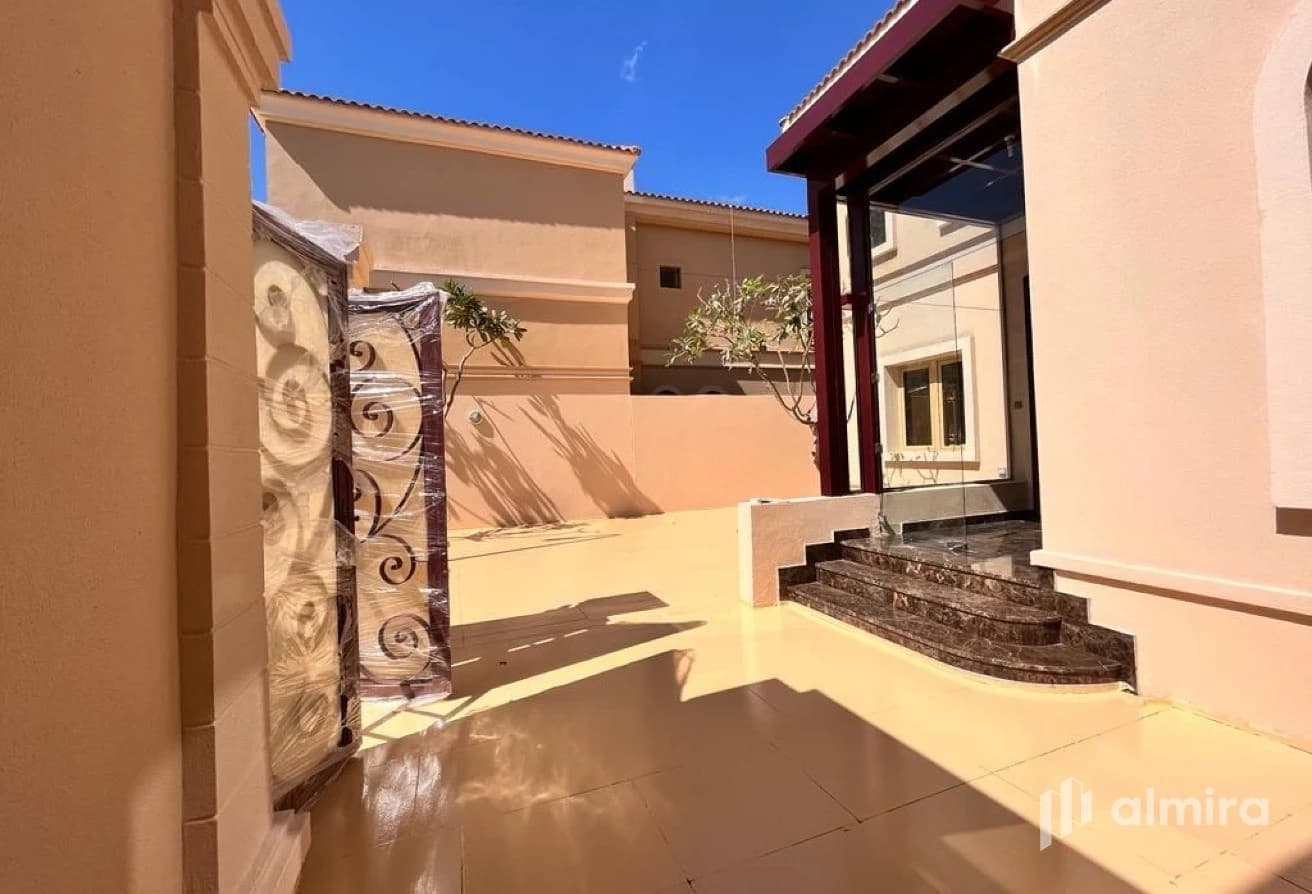 Private Pool | 2 Kitchens | Upcoming Unit | Garden