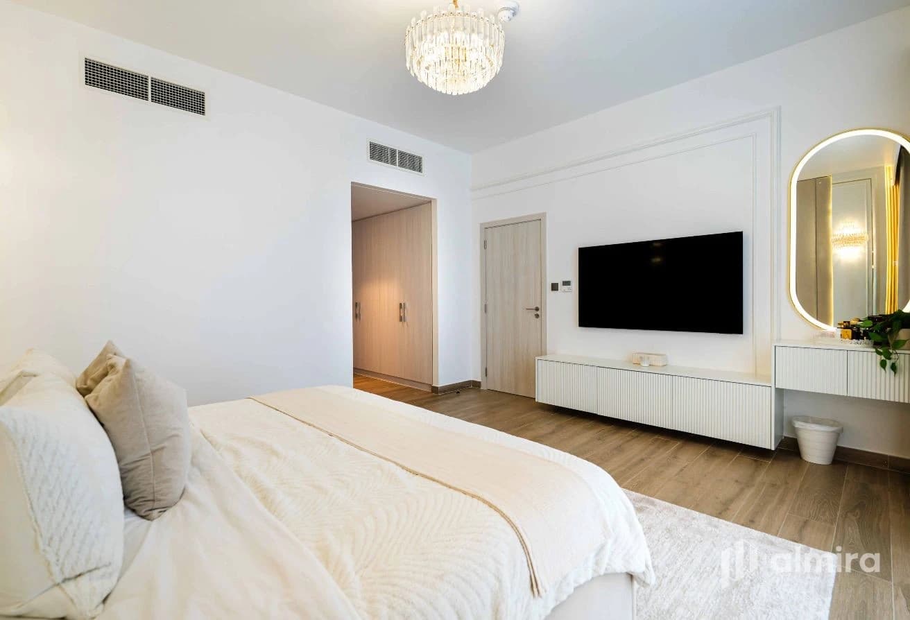 Single Row | Fully Furnished | Private Pool