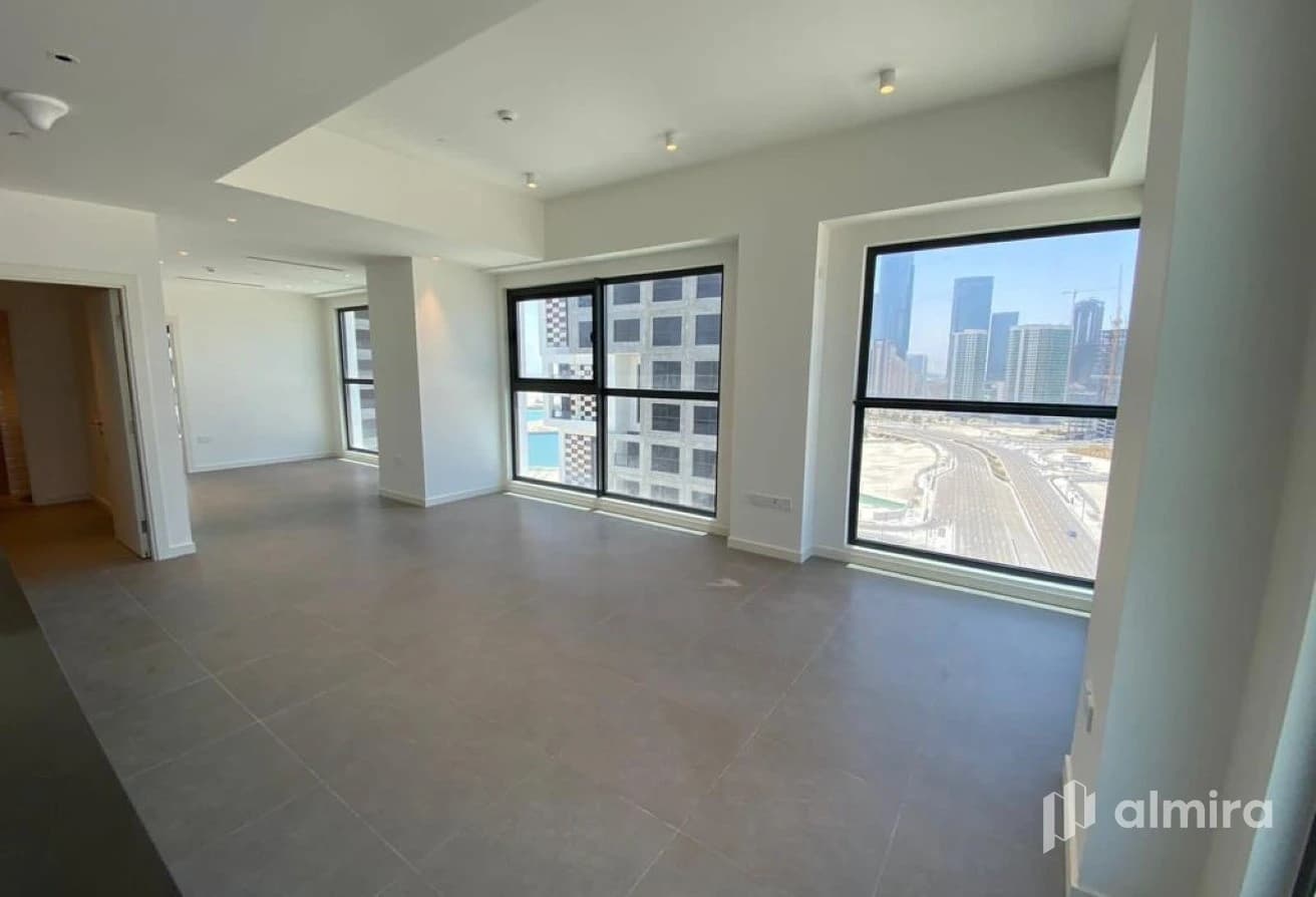 Spacious 2BR+Maid | Vacant | High Floor