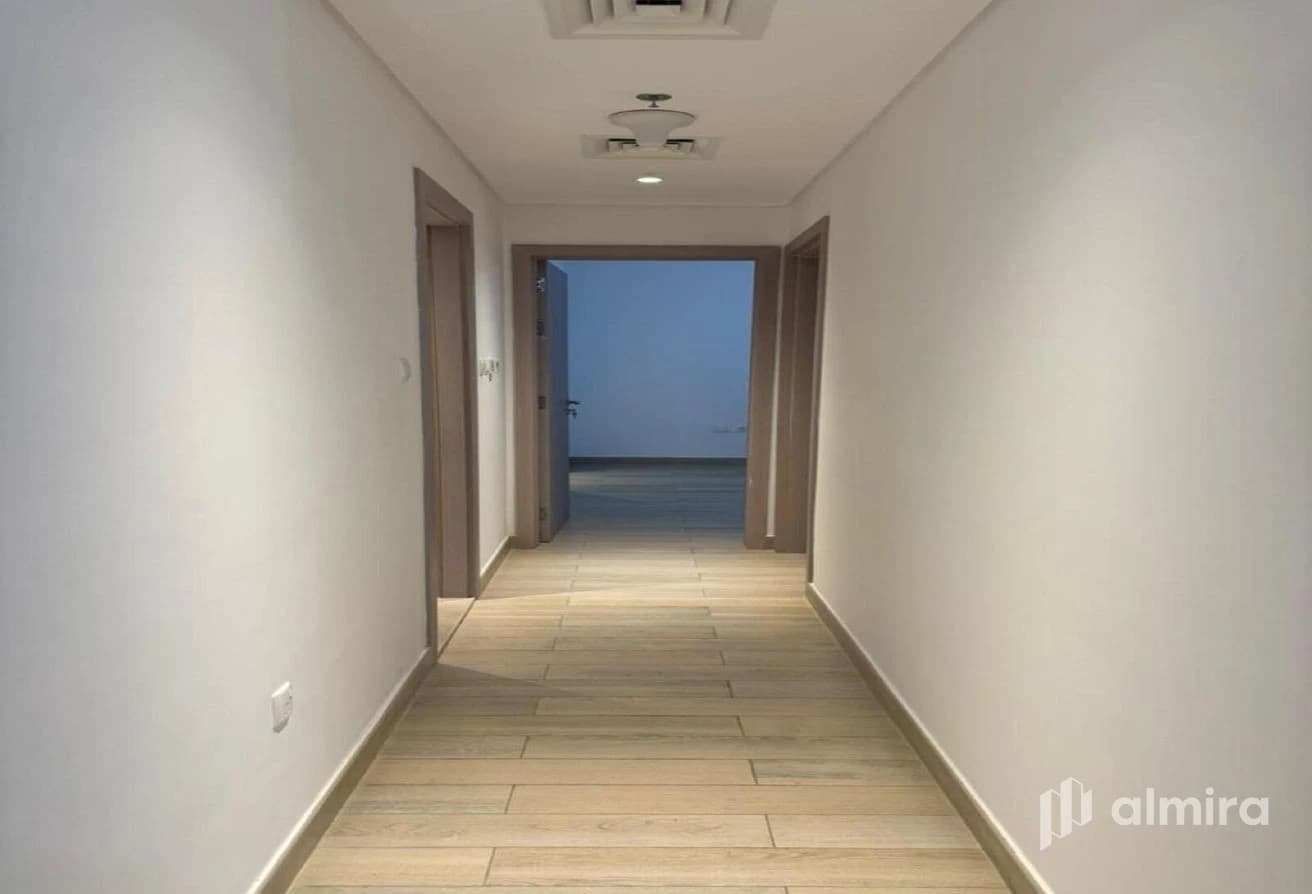 High Floor| Partial Sea View | Vacant