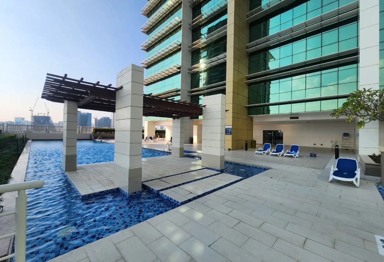 High Floor | Ready to Move In | Prime Location