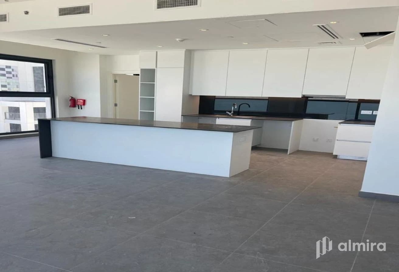 Full Sea View with Balcony | Vacant | Prime Area