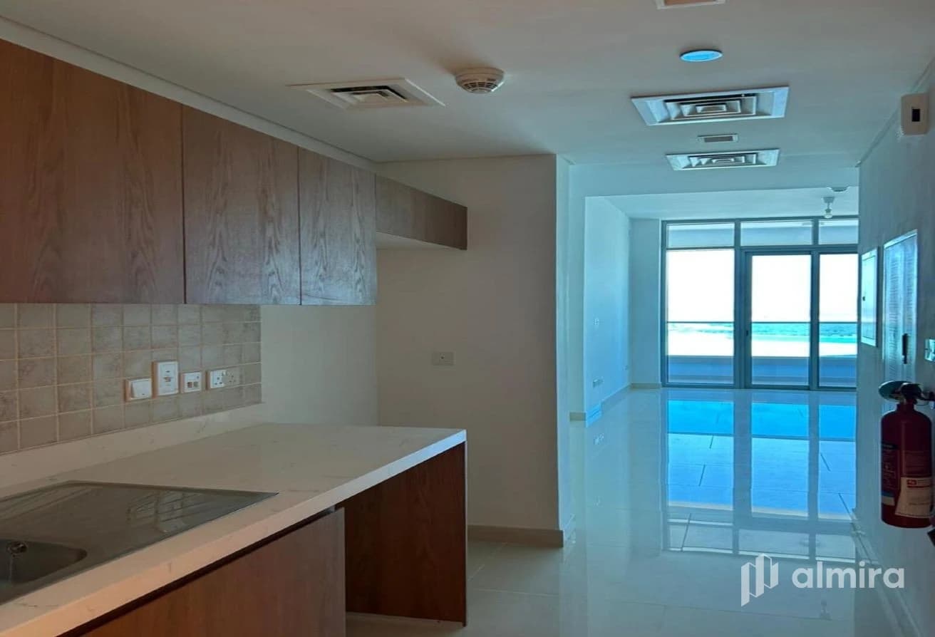 Sea View | Vacant | Modern Facilities