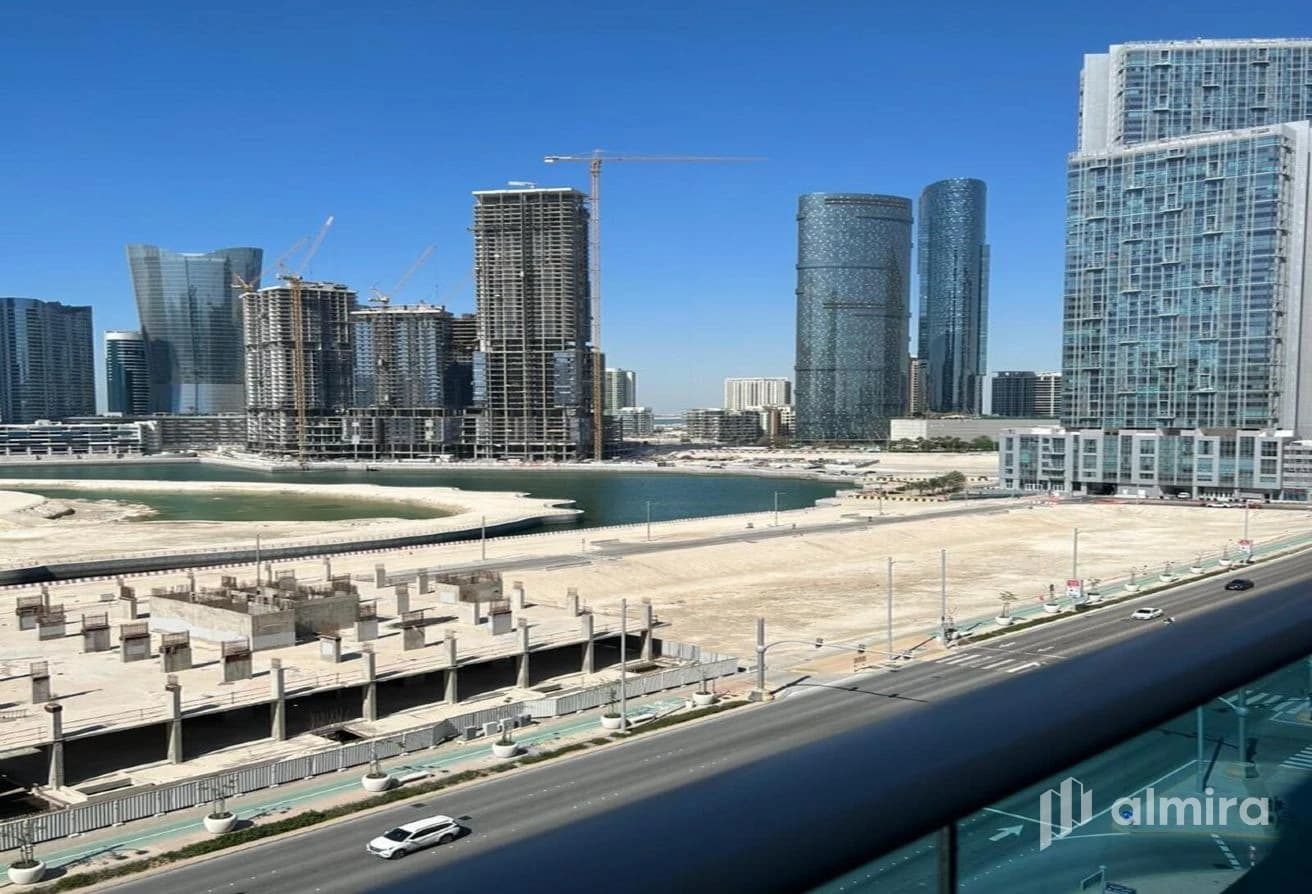 Sea View | Vacant | Modern Facilities