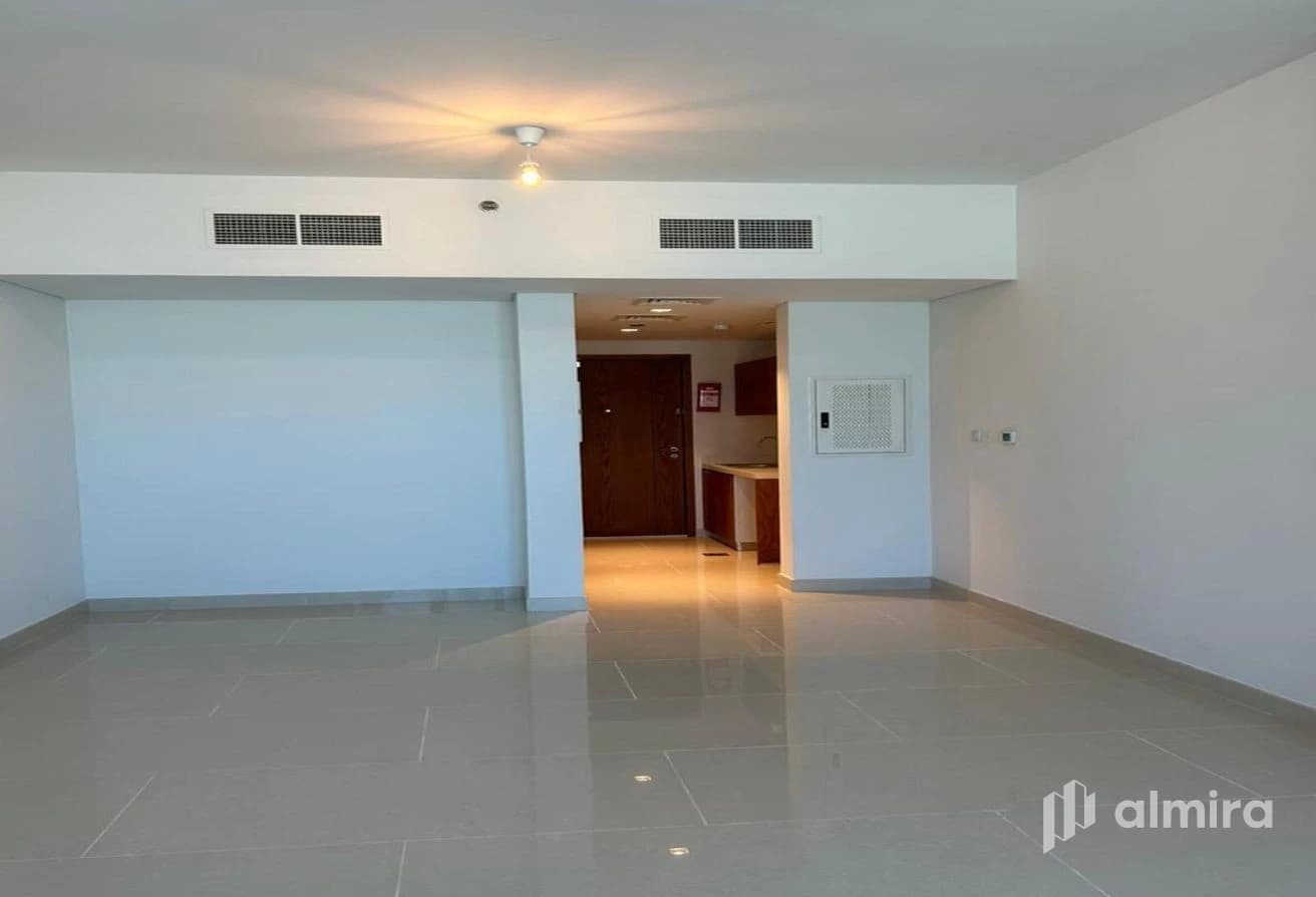 Sea View | Vacant | Modern Facilities