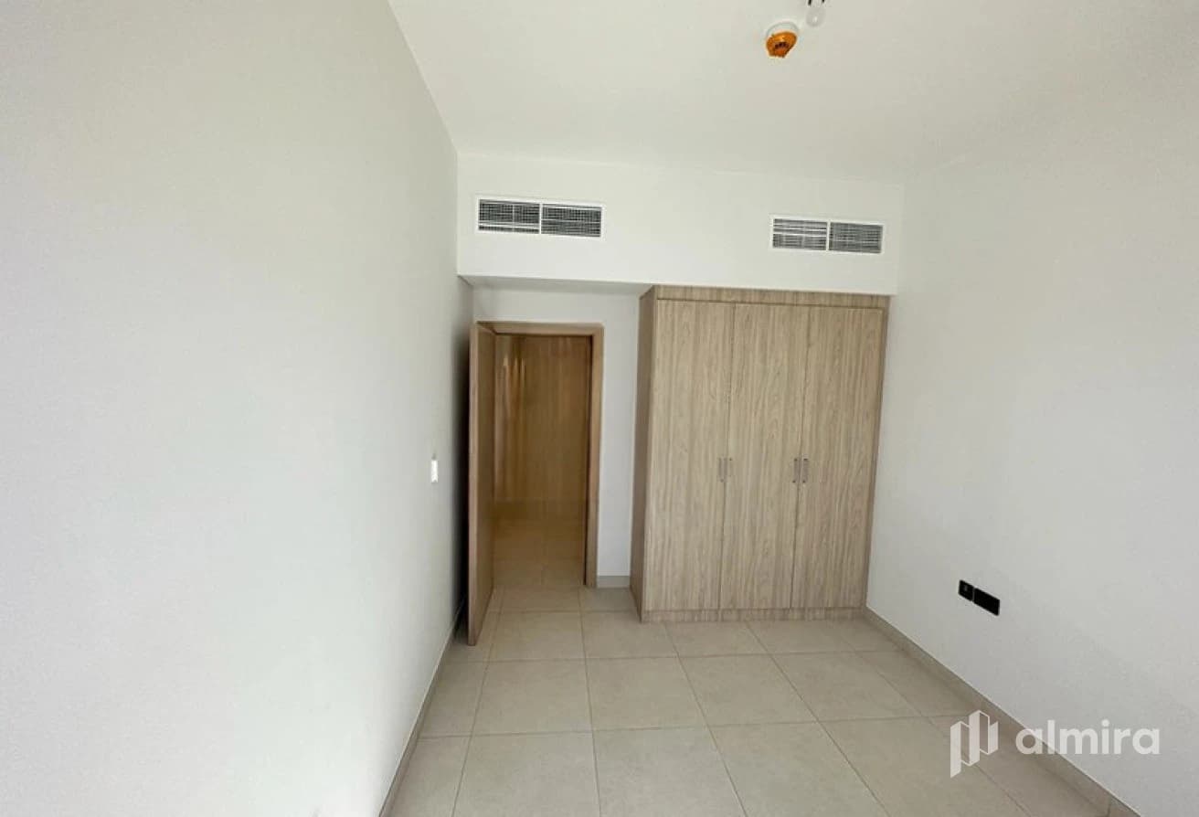 Single Row | Ideal Investment | Modern Layout
