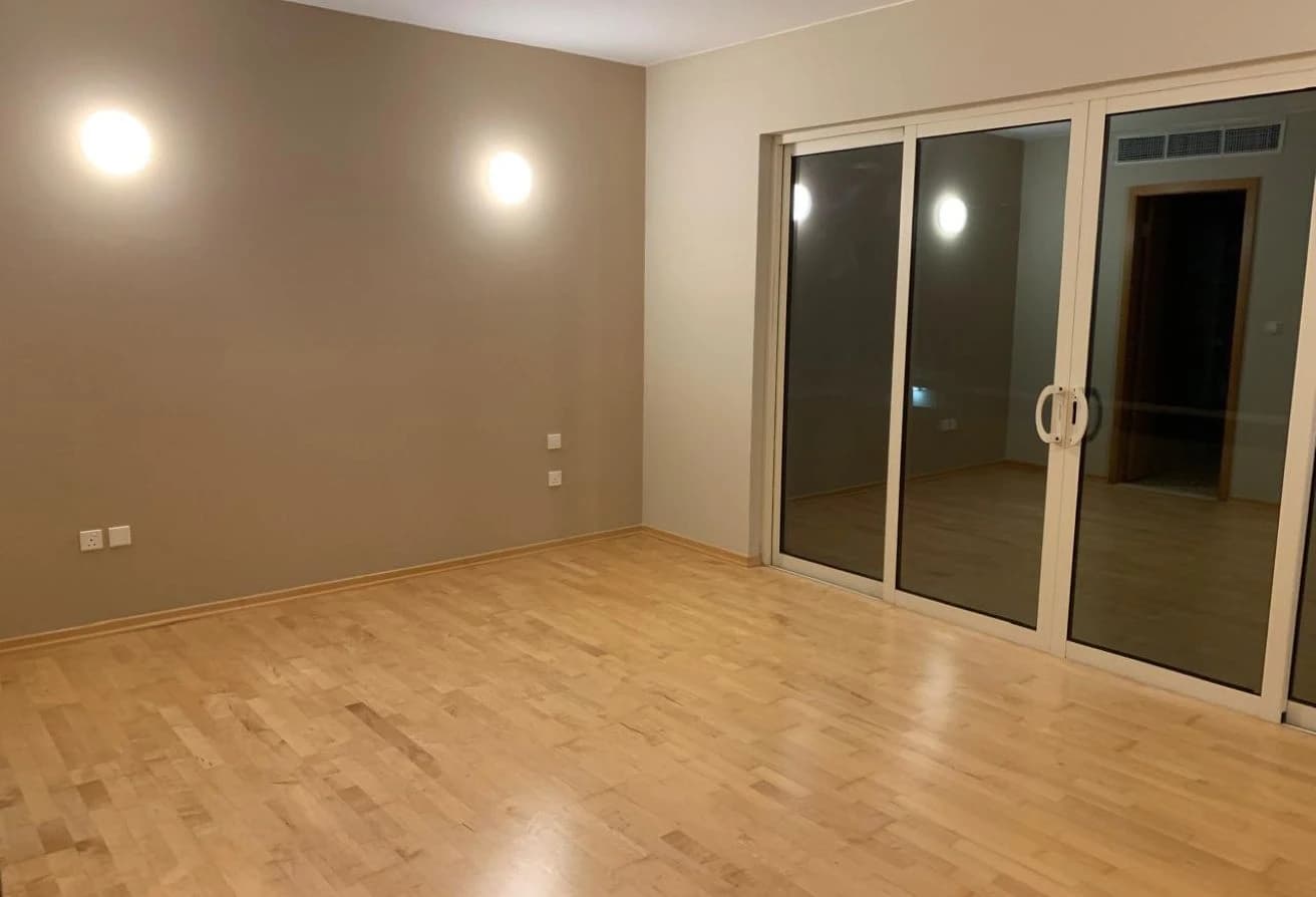 Type S | Single Row Corner |Rented till April 2027