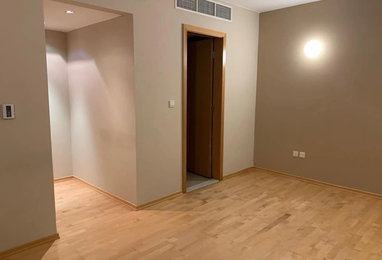 Type S | Single Row Corner |Rented till April 2027