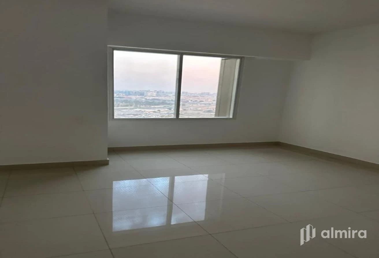 Move in Ready | High Floor | Sea View