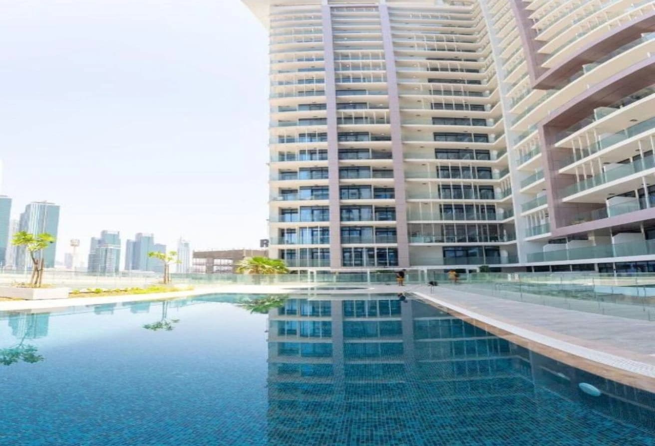 High Floor | Spacious Studio | Waterfront Living