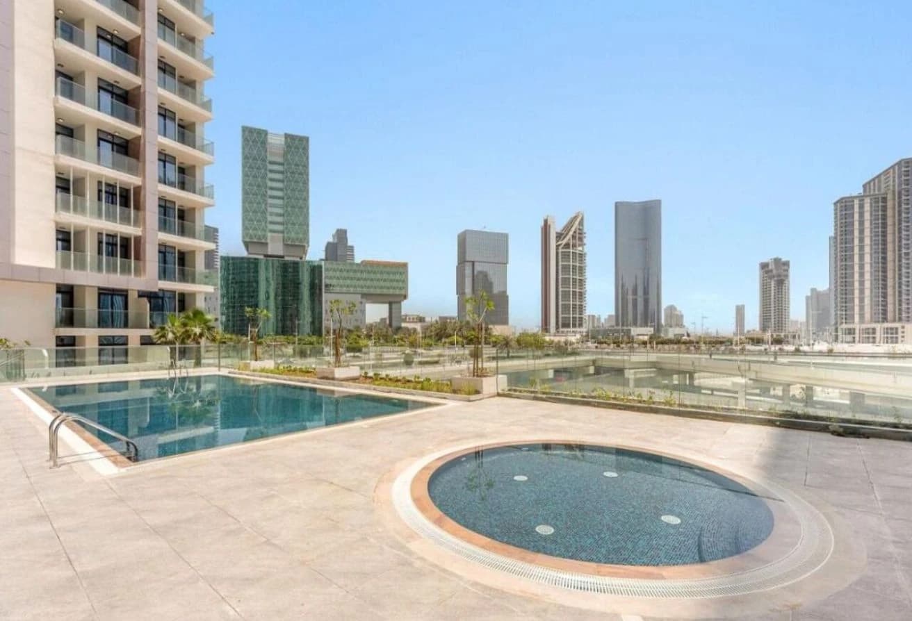 High Floor | Spacious Studio | Waterfront Living