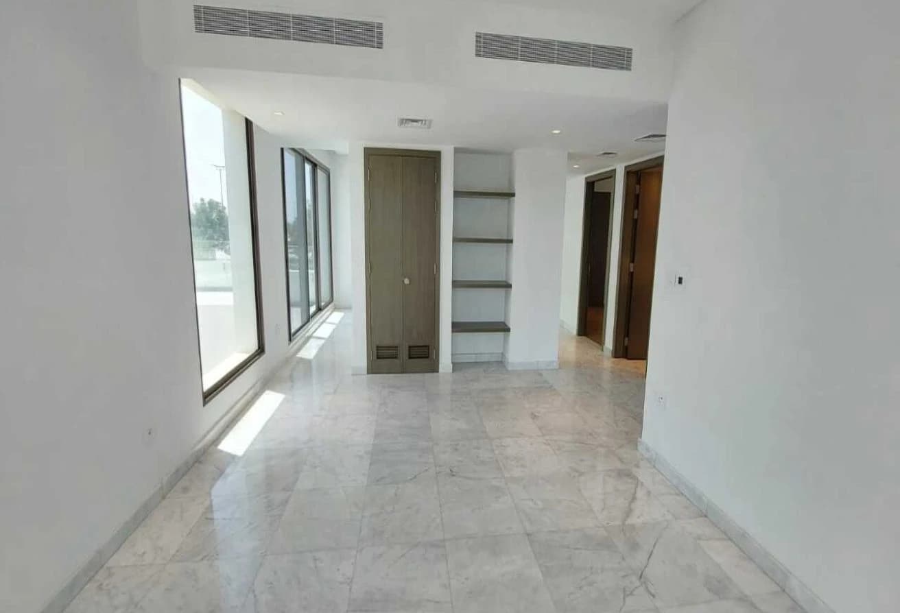 Single Row | Corner Villa | Good Condition