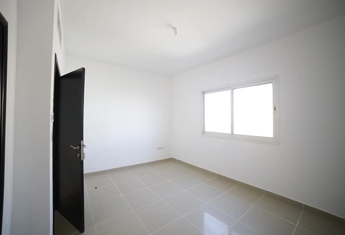 Spacious 4BR+M | Good Condition | Private Garden