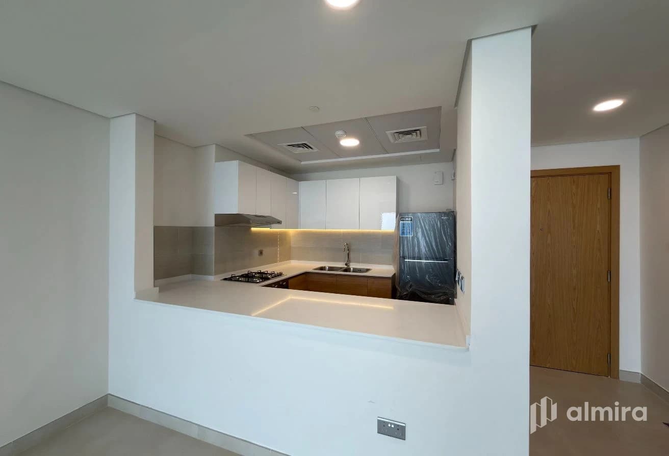 Partial Canal View | High Floor | Ready To Move In