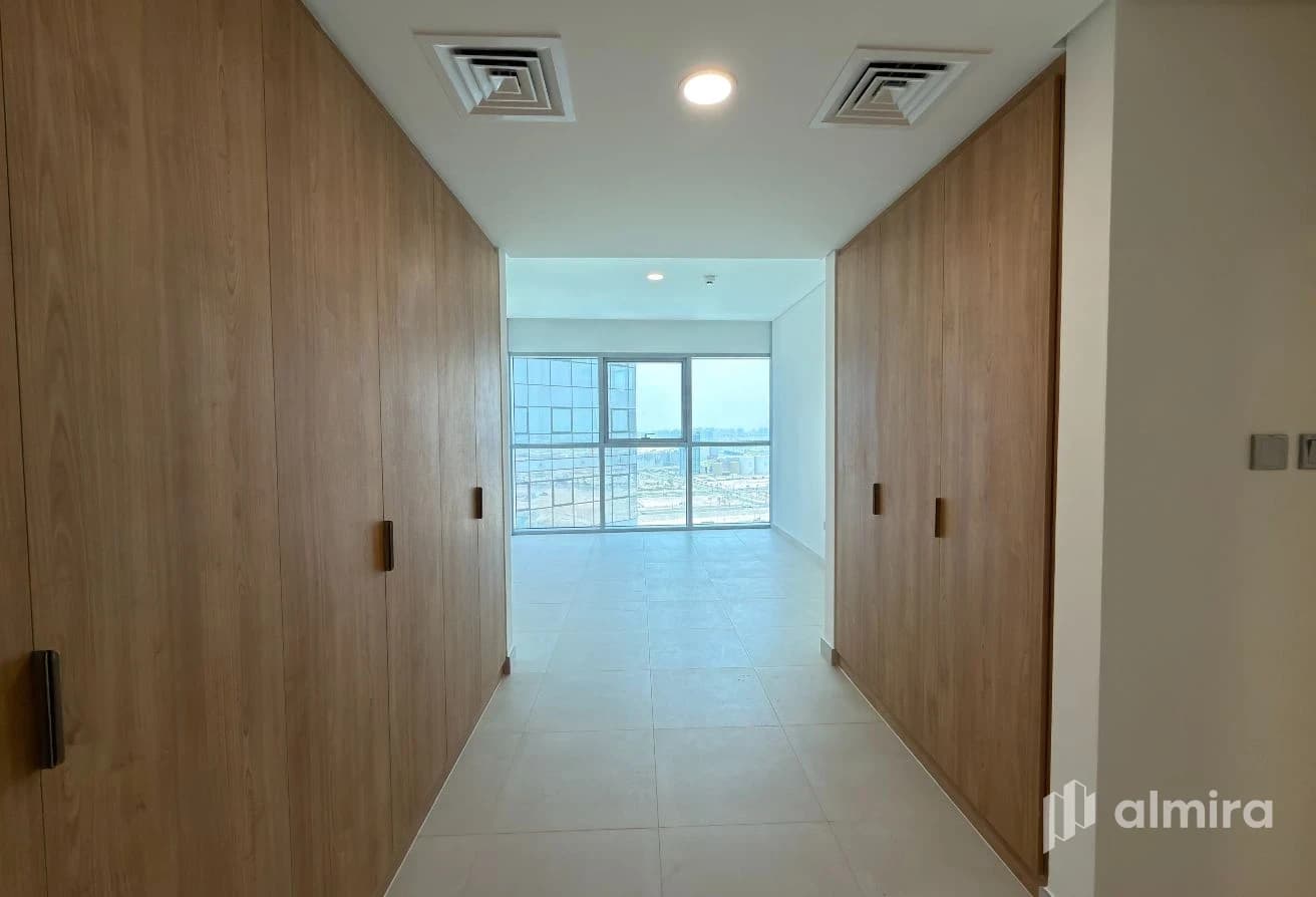 Partial Canal View | High Floor | Ready To Move In