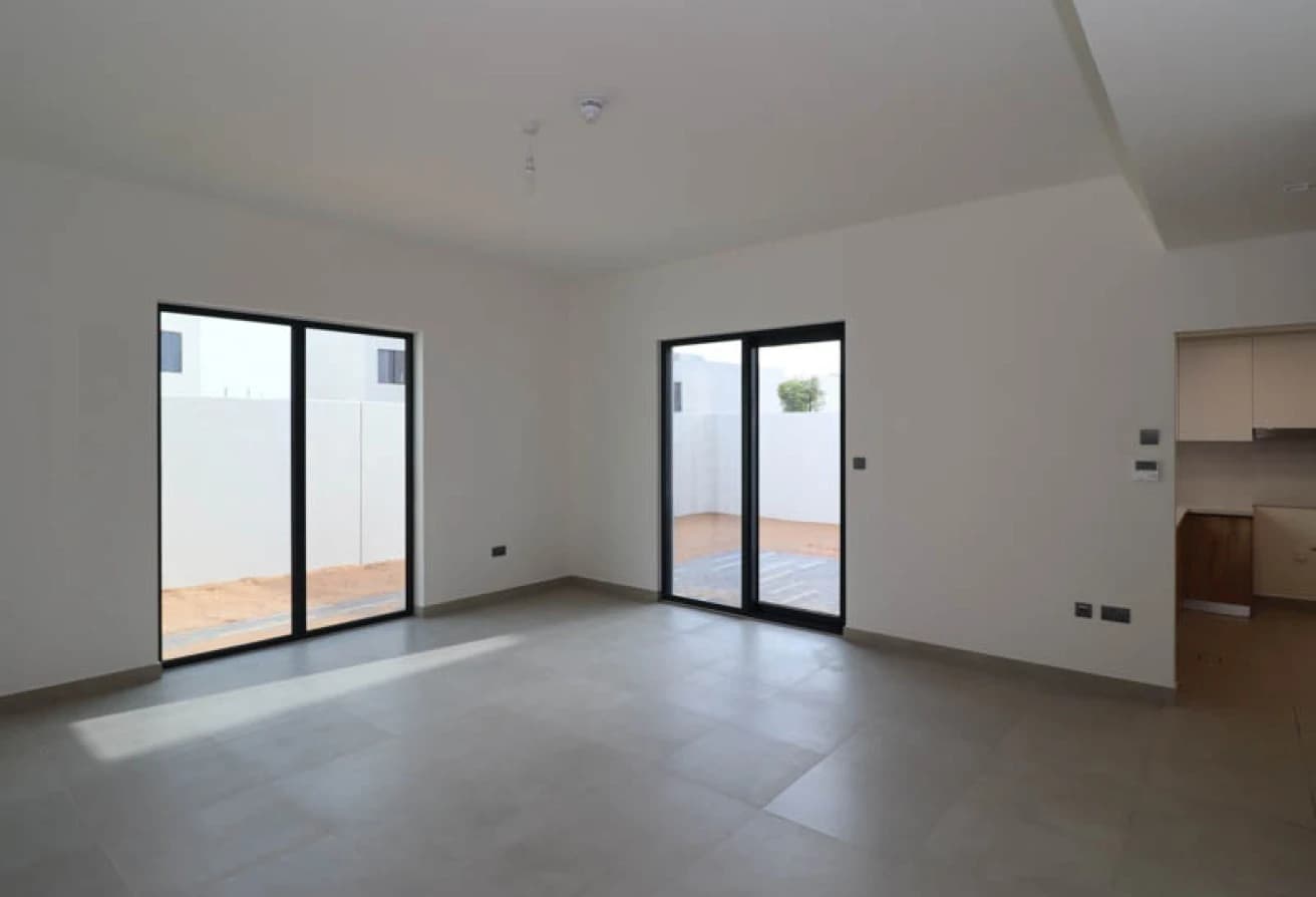 Single Row | Corner Unit | Direct to the Pool