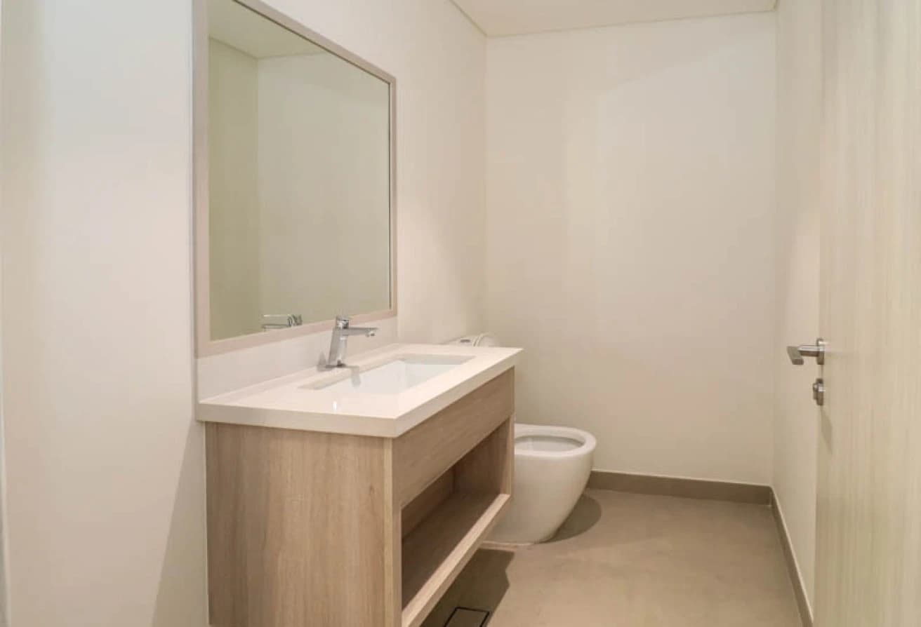 Single Row | Corner Unit | Direct to the Pool