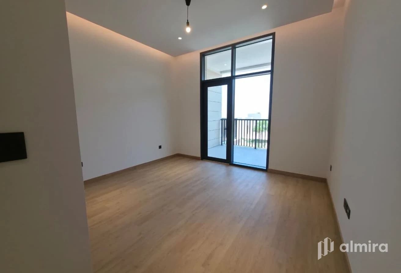 Corner 2BR+M | Exclusive Unit | Move in Ready