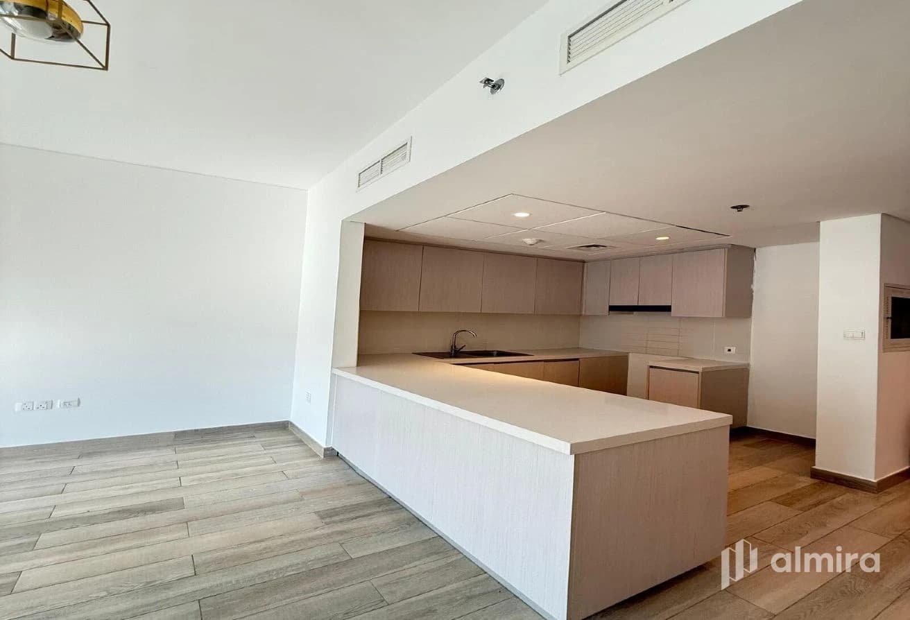 Canal View | Pristine Condition | Prime Location
