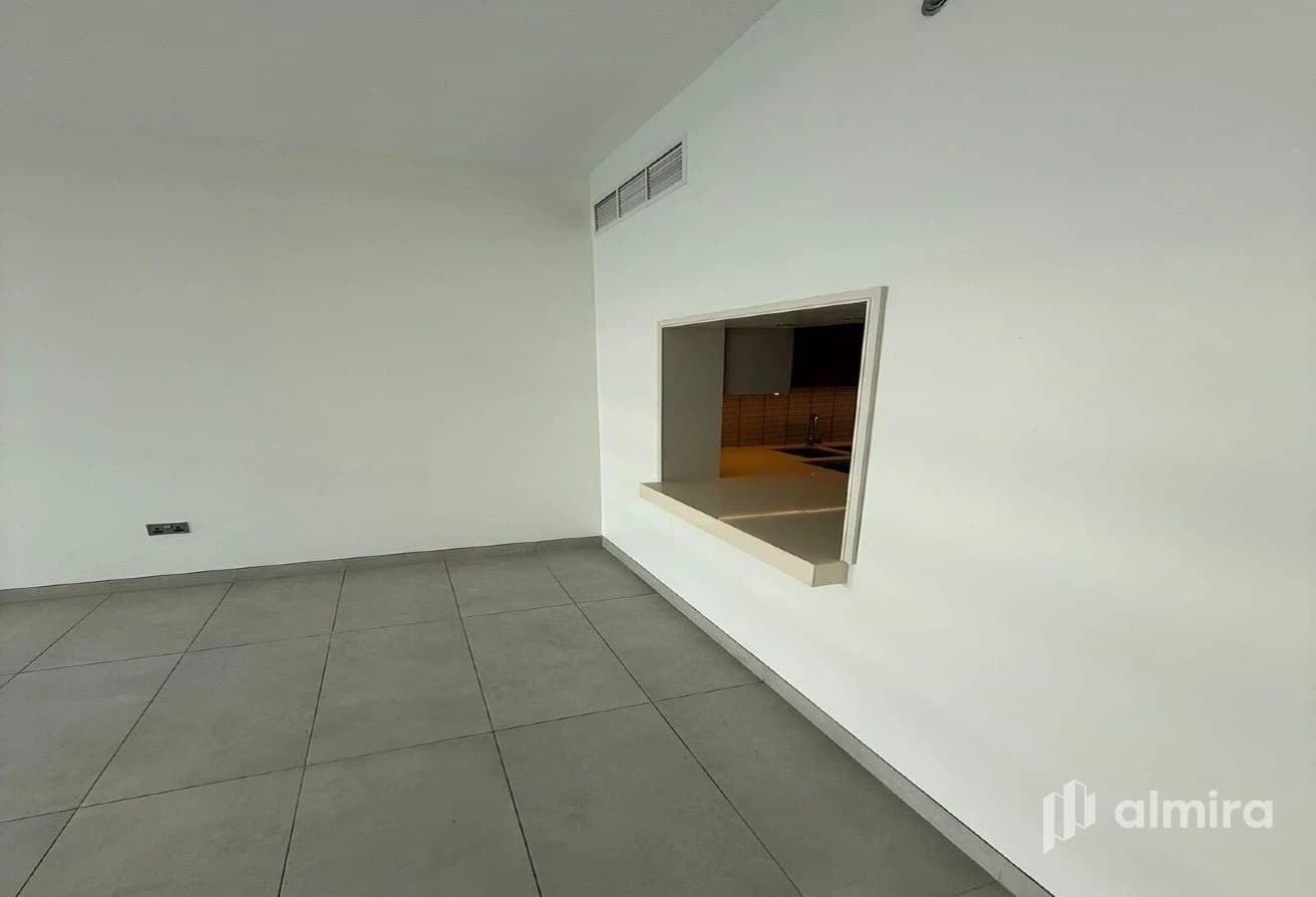 Partial Sea View | 2 Balconies | Well Maintained