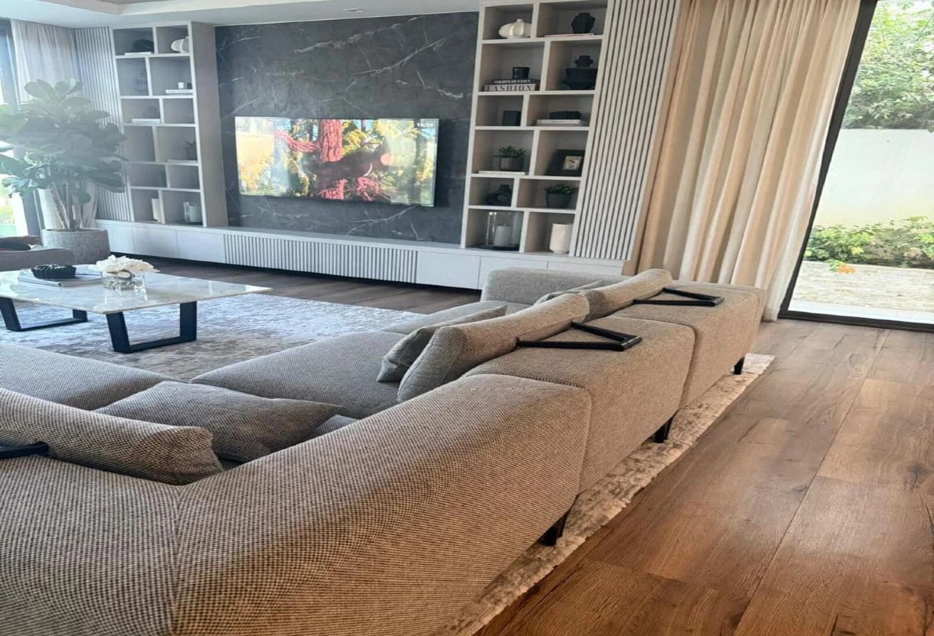Single Row Corner | Upgraded Villa | Furnished