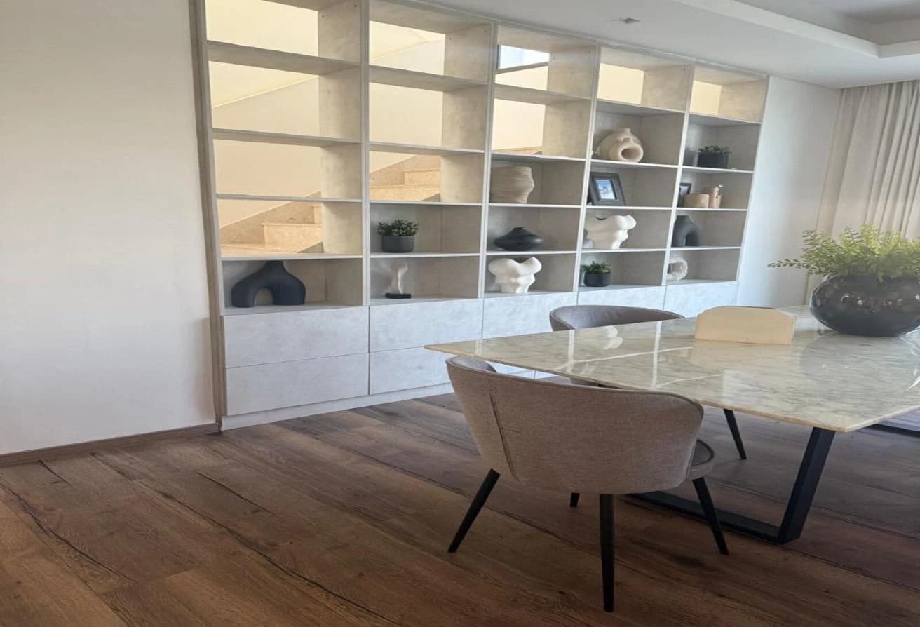 Single Row Corner | Upgraded Villa | Furnished