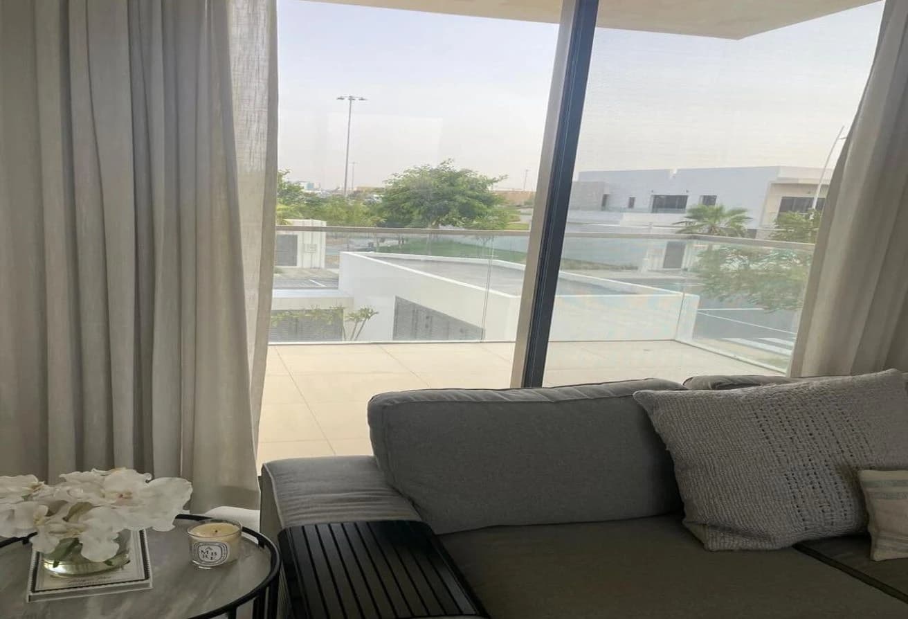 Single Row Corner | Upgraded Villa | Furnished