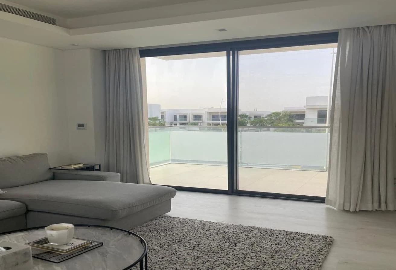 Single Row Corner | Upgraded Villa | Furnished