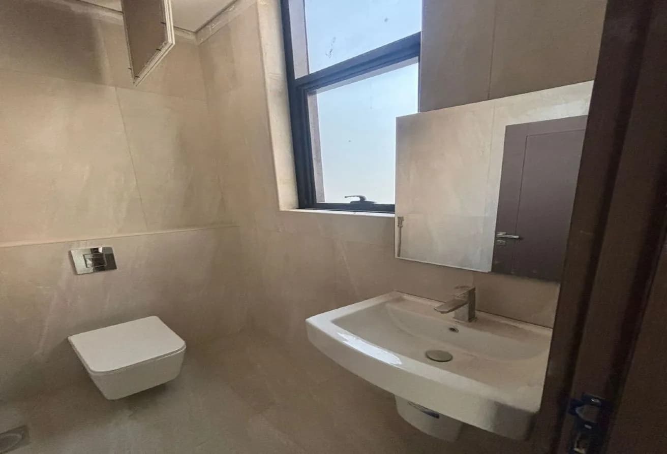 Single Row | First User | Ready To Move In