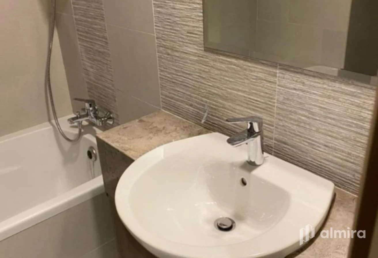 Studio w/+ Balcony | Prime Area | Well Maintained