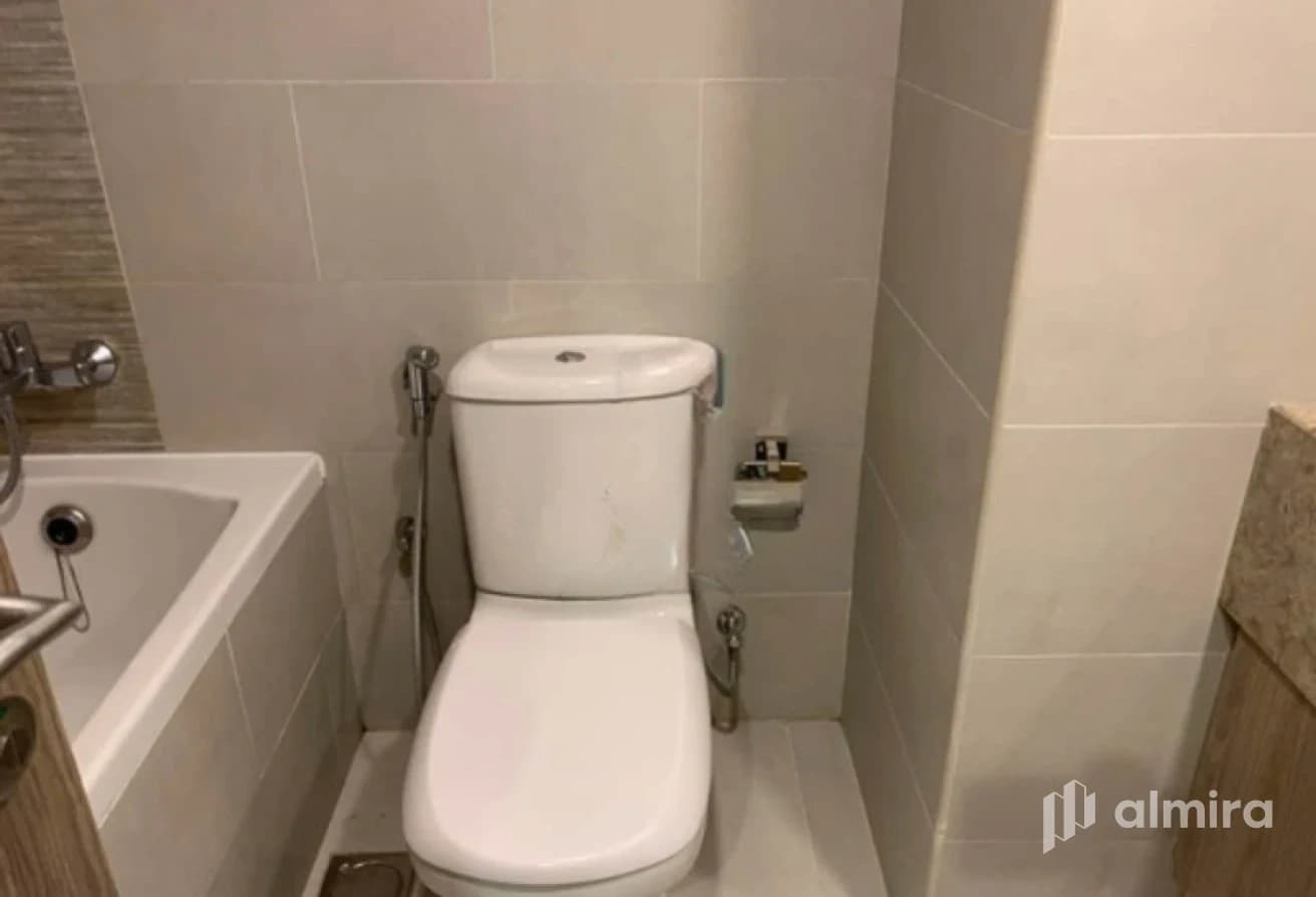 Studio w/+ Balcony | Prime Area | Well Maintained