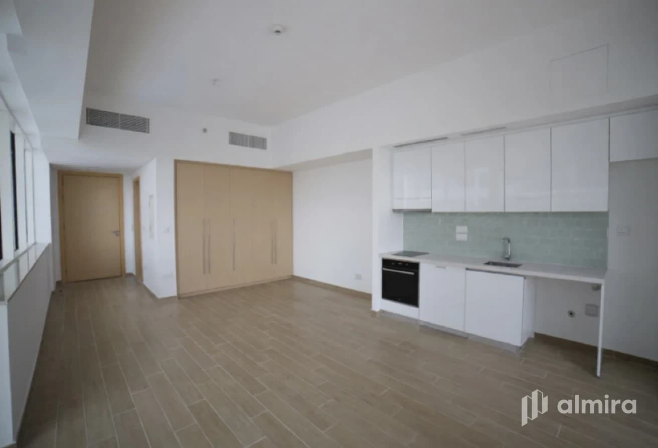 Good Condition | Studio w/ Balcony | Upcoming